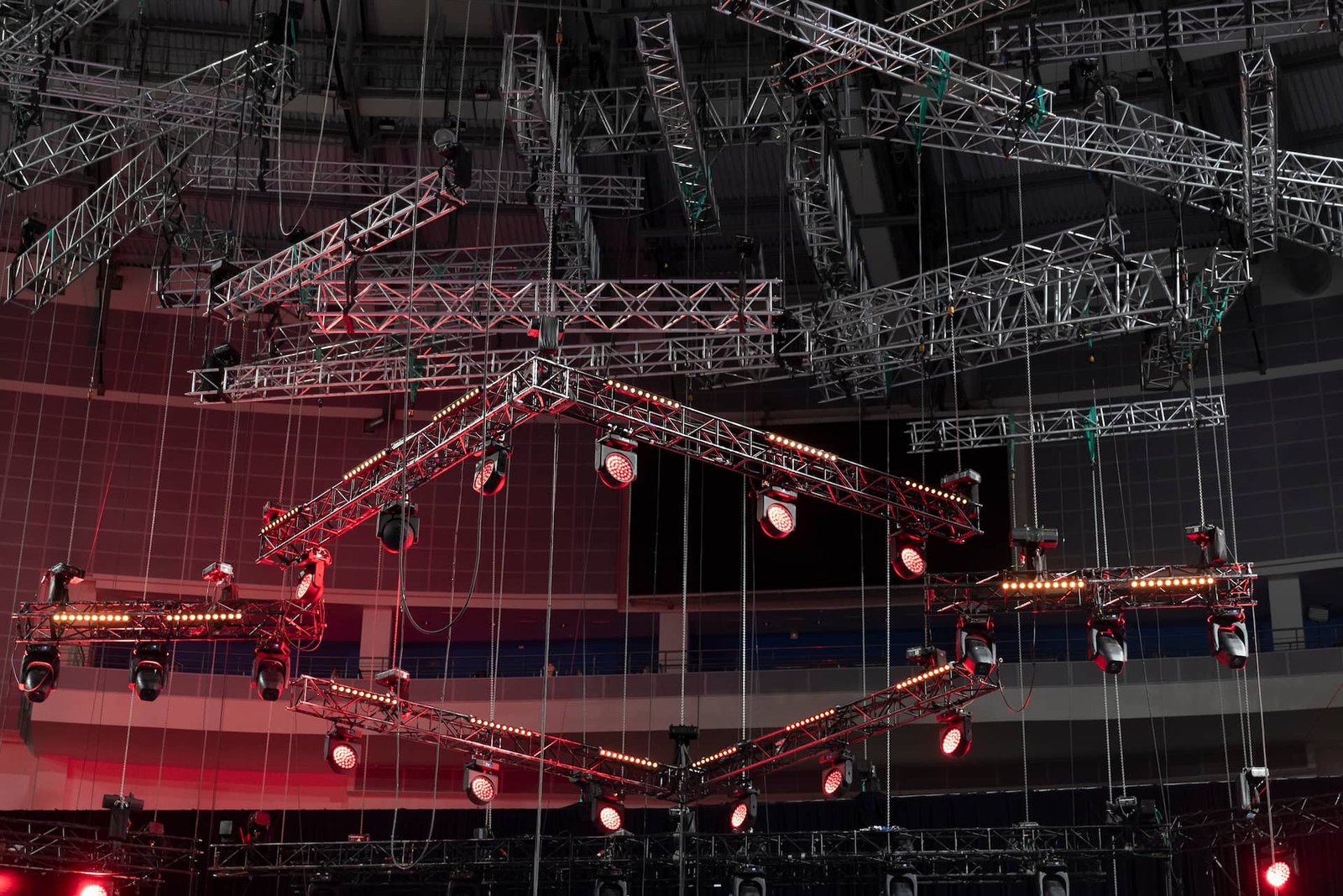 RIGGING & STRUCTURES RENTAL - ledscreenrental.ae